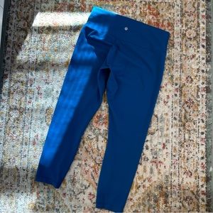 Lululemon Women’s Legging Size: 14
Wunder Train HR Tight 25"
Capri Blue